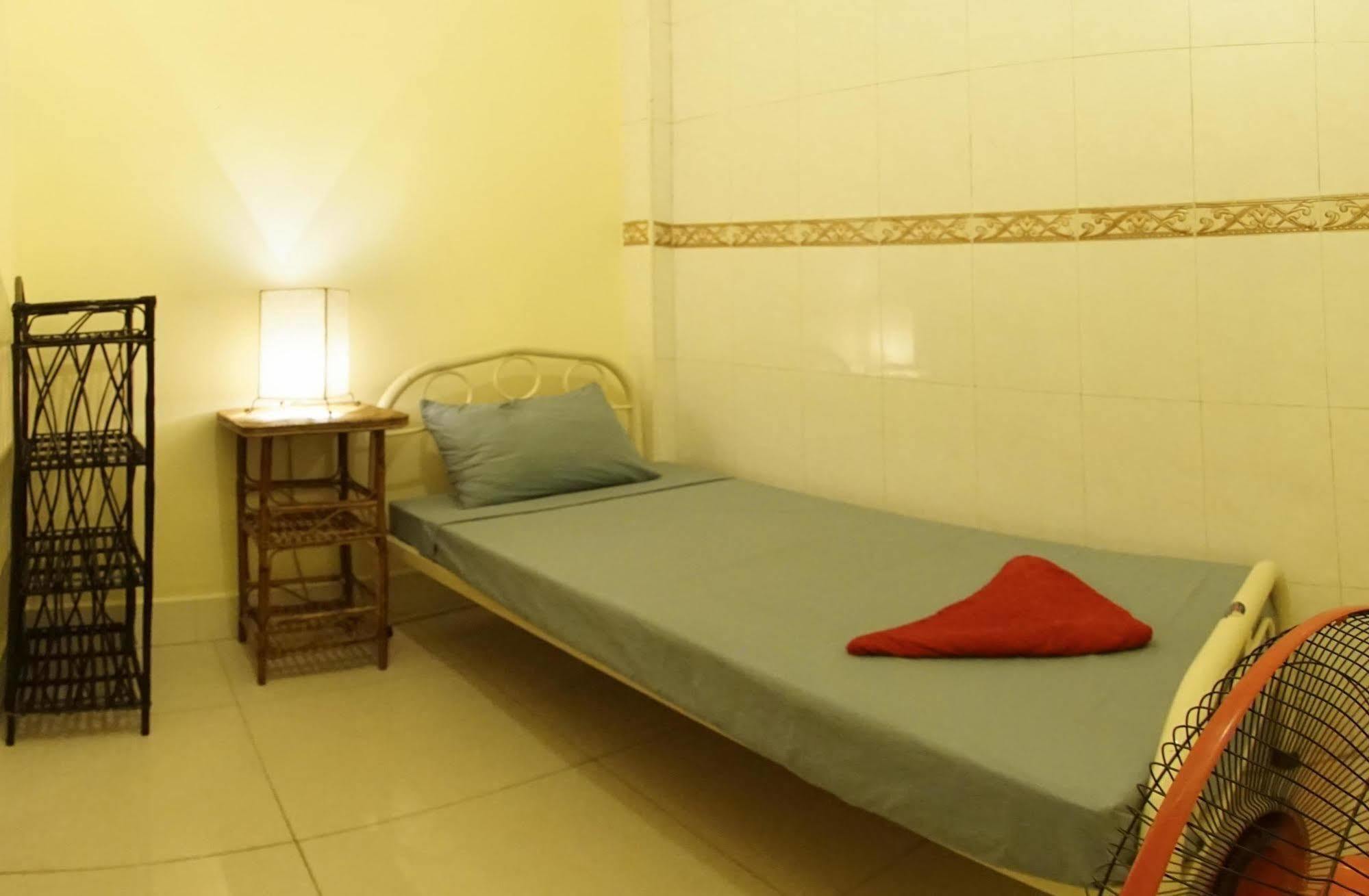 Riverside Backpackers Phnom Penh Exterior foto