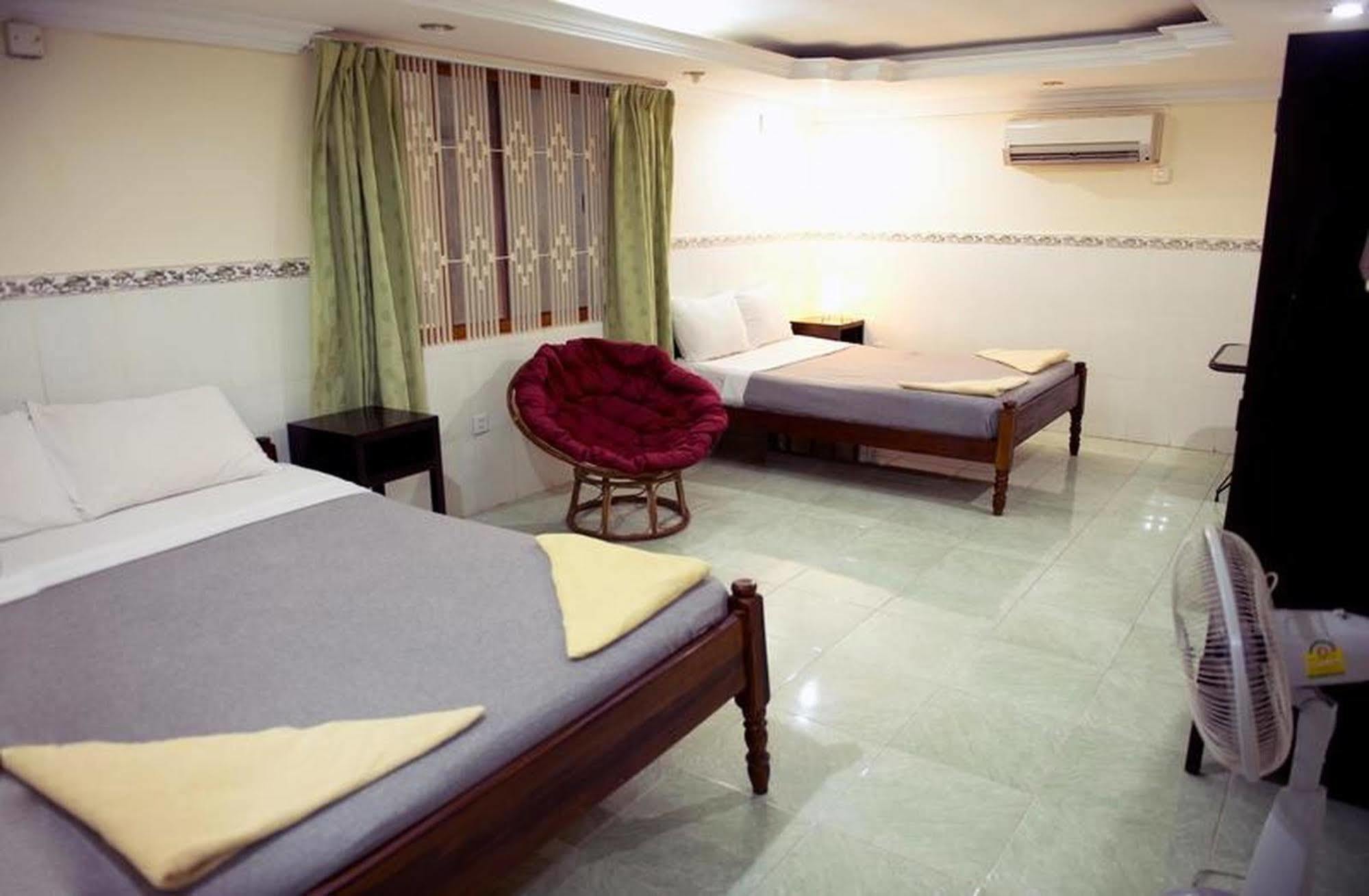 Riverside Backpackers Phnom Penh Exterior foto